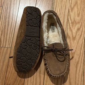 Ugg Dakota Slipper in Chestnut